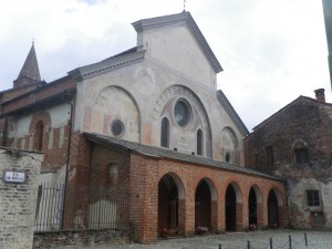 La_facciata_della_chiesa_di_santa_maria_di_Staffarda