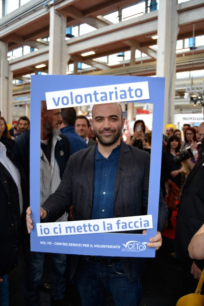 Roberto Saviano, Scrittore giornalista